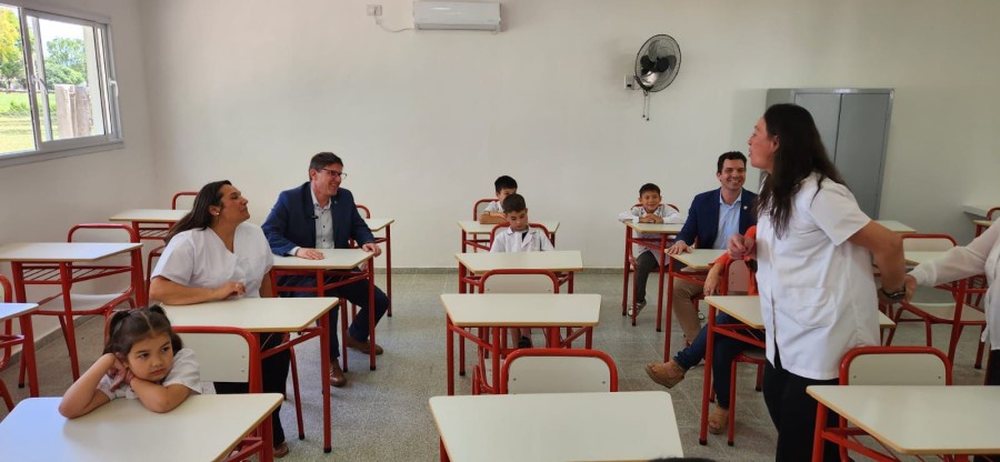 Se inauguraron espacios áulicos y se anunciaron más obras en el departamento.