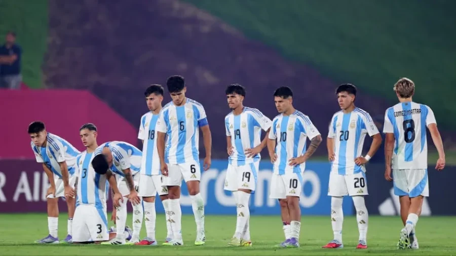 INCREDULIDAD. Los chicos argentinos se fueron prematuramente del torneo.