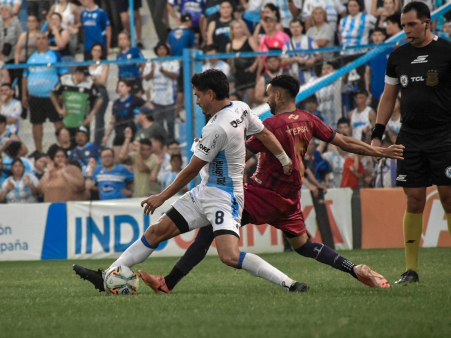 LA CREMA ENFRENTARÁ A DOUGLAS EN SEMIS POR EL ASCENSO