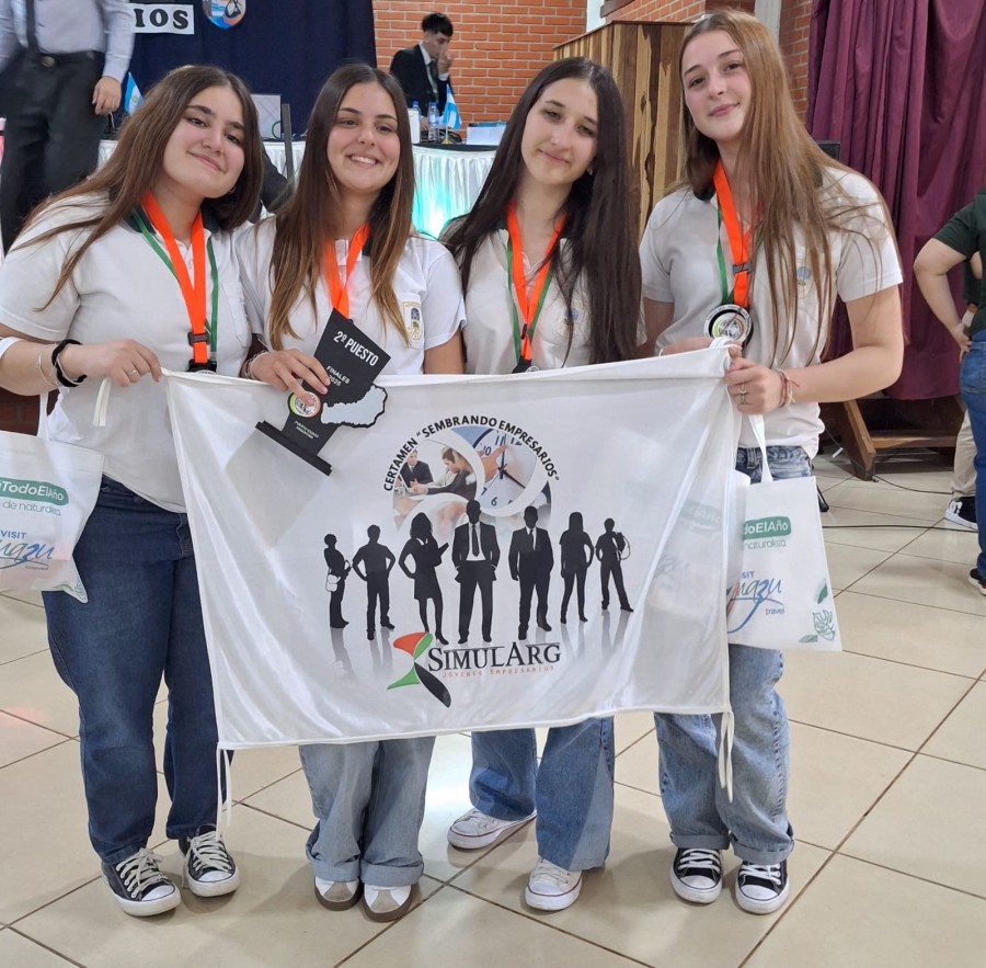 Segundo puesto para las alumnas rafaelinas Sol Chiabrando, Luisina Castagno, Angelina Ferrer y Julia Ferrero.