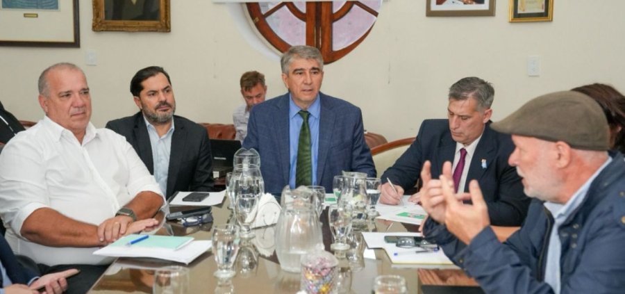 PARITARIAS 2025. El Gobierno de Santa Fe anunciará en las próximas horas la decisión de pagar a los trabajadores estatales la diferencia entre la inflación y los salarios acordados en paritarias.