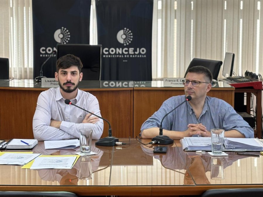 El presidente del Concejo, Lisandro Mársico, junto al secretario legislativo, Nicolás Abdala.