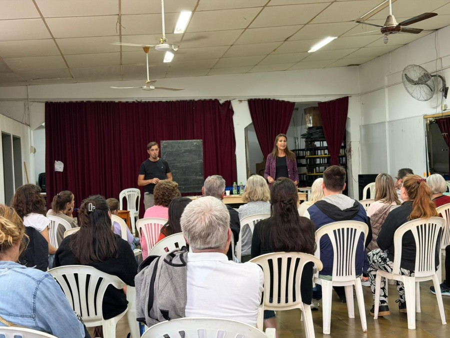 Al finalizar el taller se entregaron kits de semillas de la temporada primavera-verano.