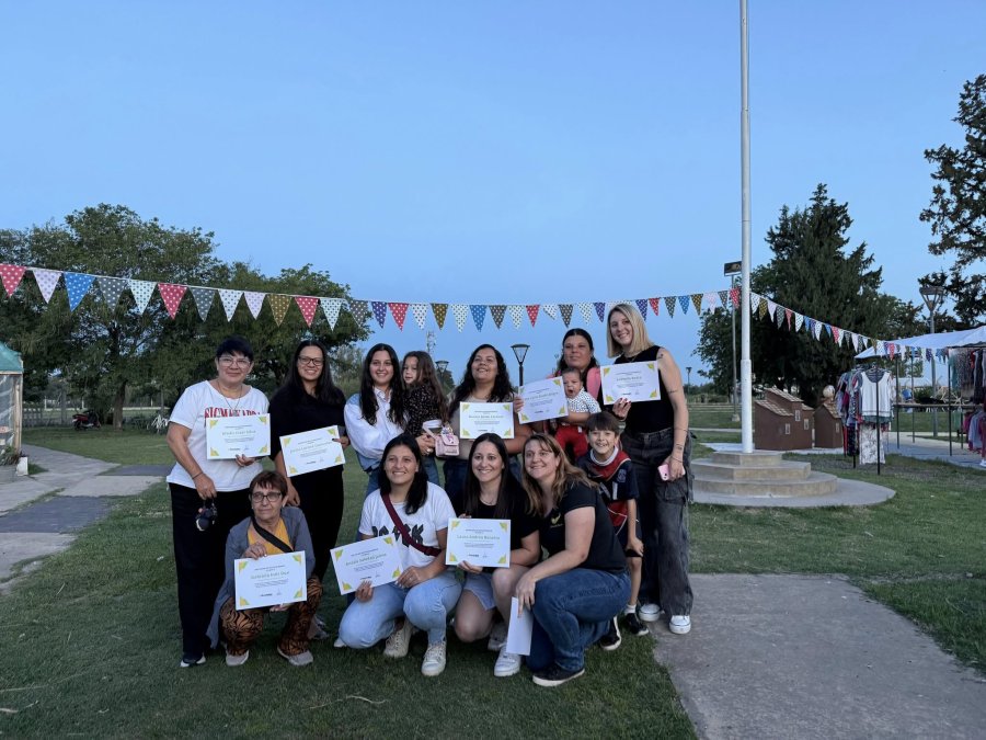 Algunas de las participantes en la realizaci&oacute;n.