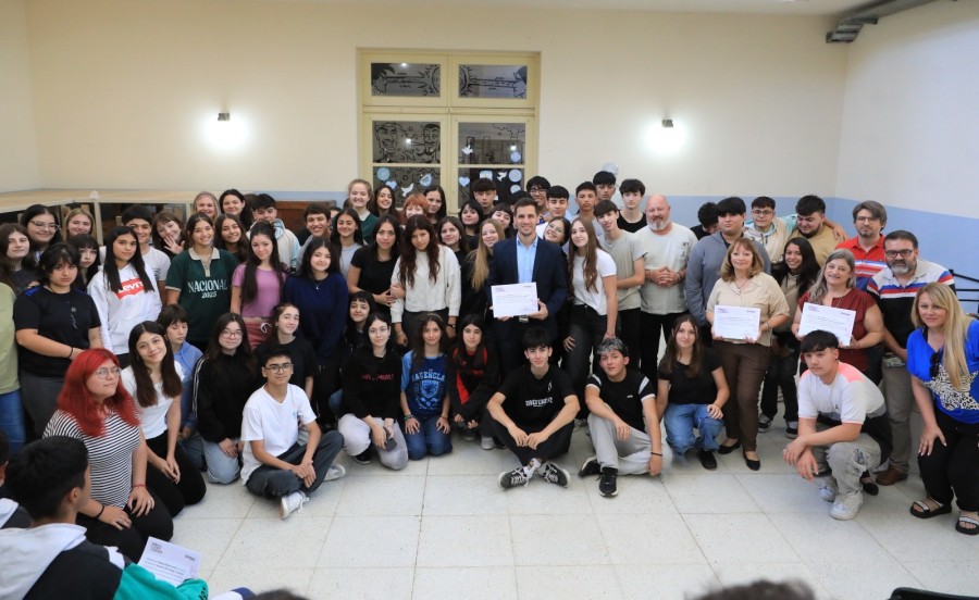 Encuentro para reconocer a instituciones.