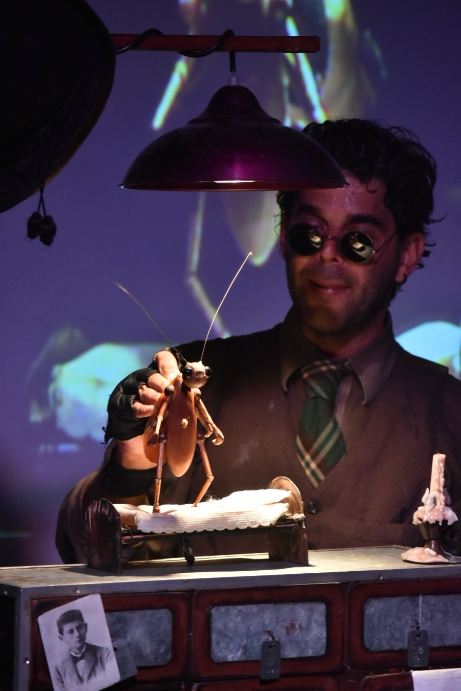 La obra está destinada a mayores de 14 años.