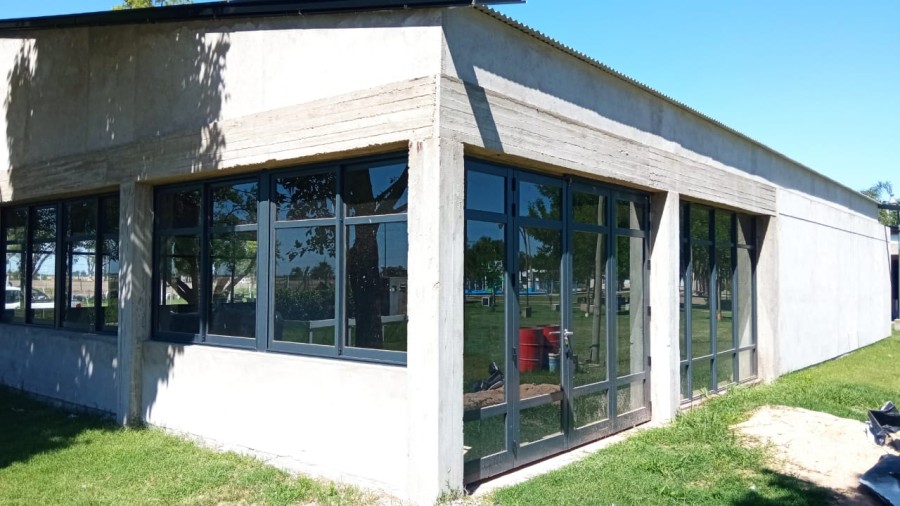 EL REFUGIO. Vista del edificio en construcción.