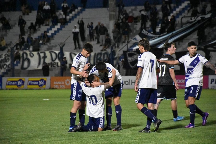 POR OTRO FESTEJO. El Lobo ya cumplió el primer objetivo y ahora buscará terminar primero en el grupo.