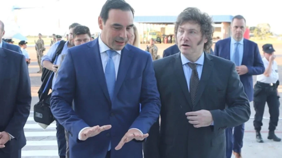 Gustavo Valdés, gobernador de Corrientes, y Javier Milei.