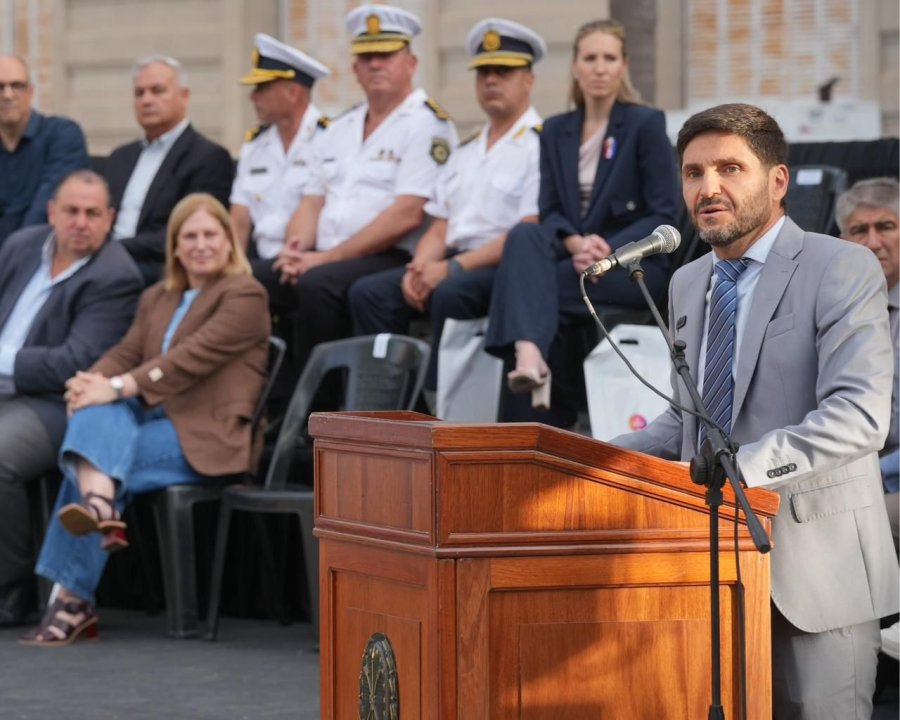 “En el Brigadier estuvo esa rebeldía innata que a los santafesinos nos hace levantarnos, caernos y volvernos a levantar todos los días”, subrayó Pullaro.