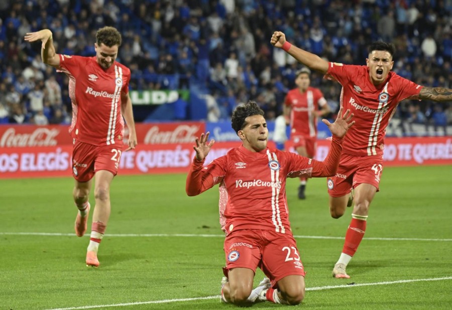 Argentinos le ganó a Vélez en Liniers.
