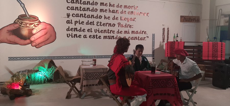 Payada en la pulpería.