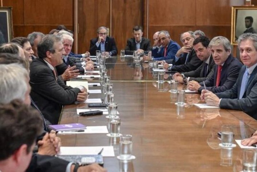 ENCUENTRO. Luis Toto Caputo se reunió con empresarios británicos.