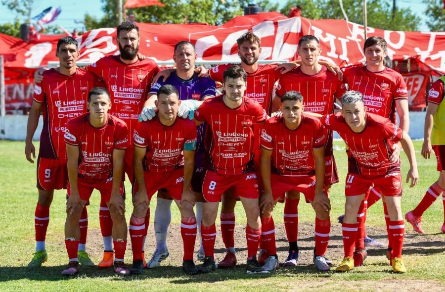 FERROCARRIL DEL ESTADO VA POR EL TÍTULO DEL CLAUSURA DE PRIMERA A