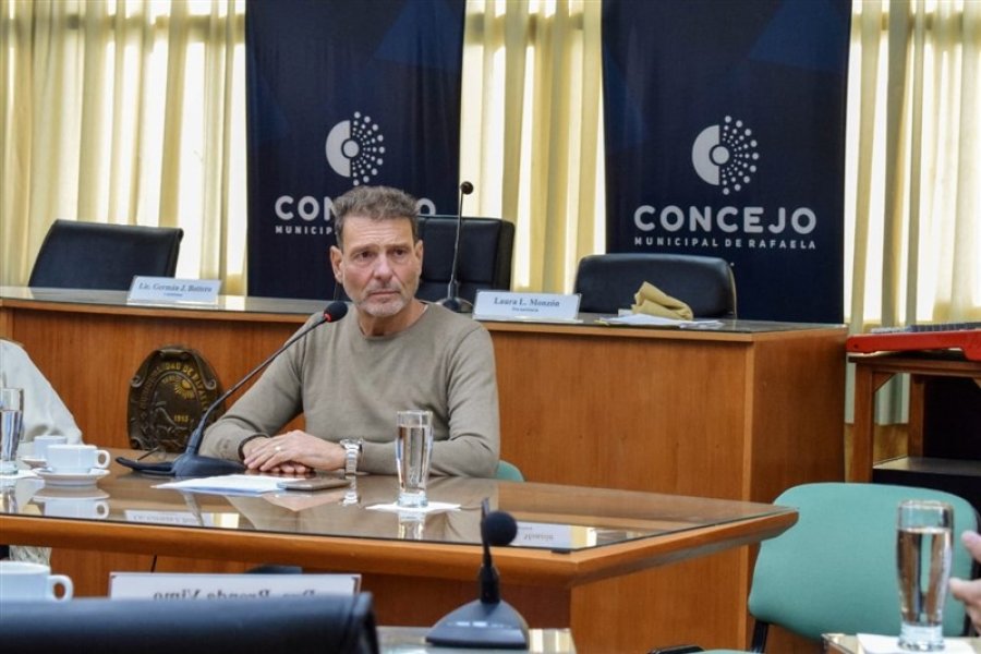 El secretario General del SEOM, Darío Cocco en una de sus visitas al Concejo; este jueves será anfitrión de los ediles en la sede del gremio de los municipales.