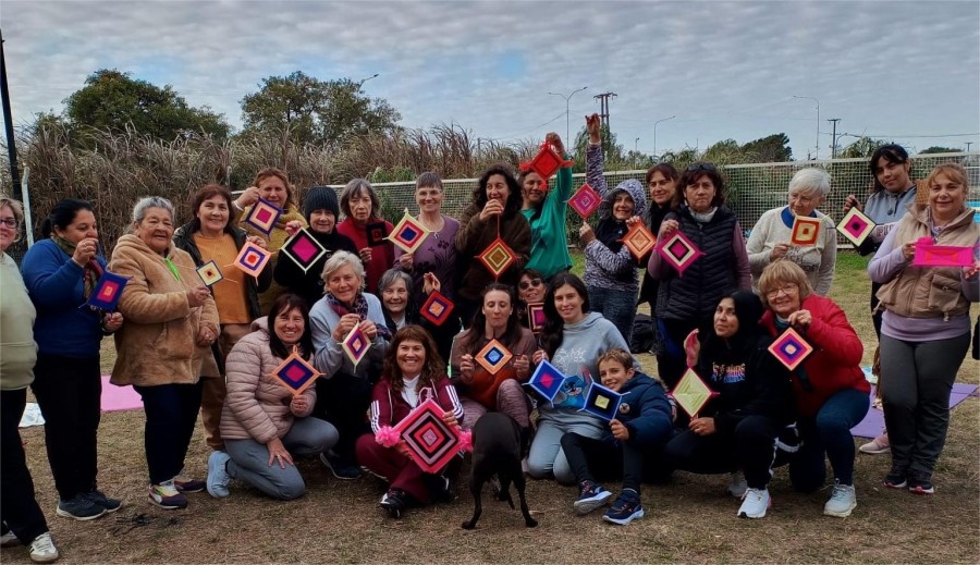 El programa contó con un trabajo articulado entre distintas áreas municipales, que garantizaron espacios adecuados, materiales y acompañamiento permanente.