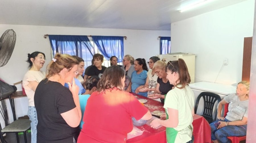 Talleristas en plena acción.