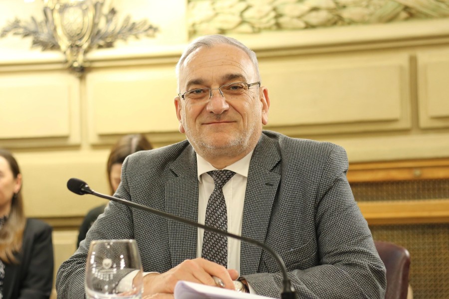 Alcides Calvo en su banca.