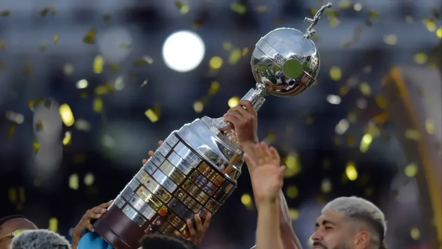 Flamengo y Palmeiras definen al campeón de la Copa Libertadores 2025.
