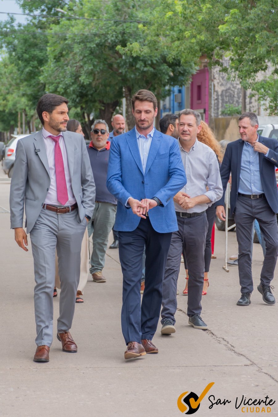 Maximiliano Pullaro y Gonzalo Aira encabezan la comitiva que participó de la ceremonia.