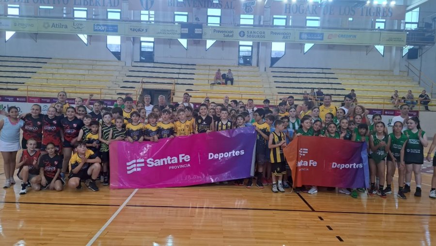 CAMPUS. Los basquetbolistas que participaron de la realización.