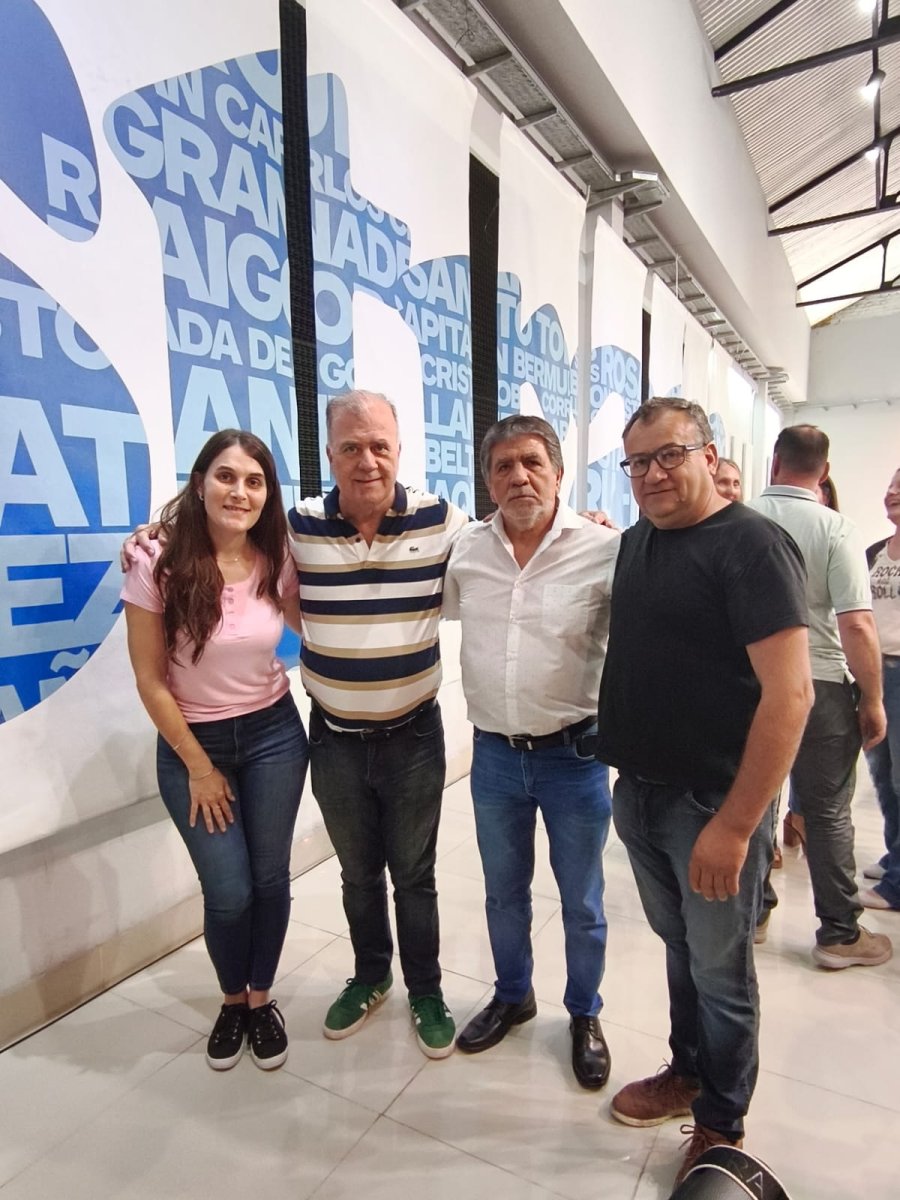 Adrián Bertolini con la cúpula de FESTRAM.