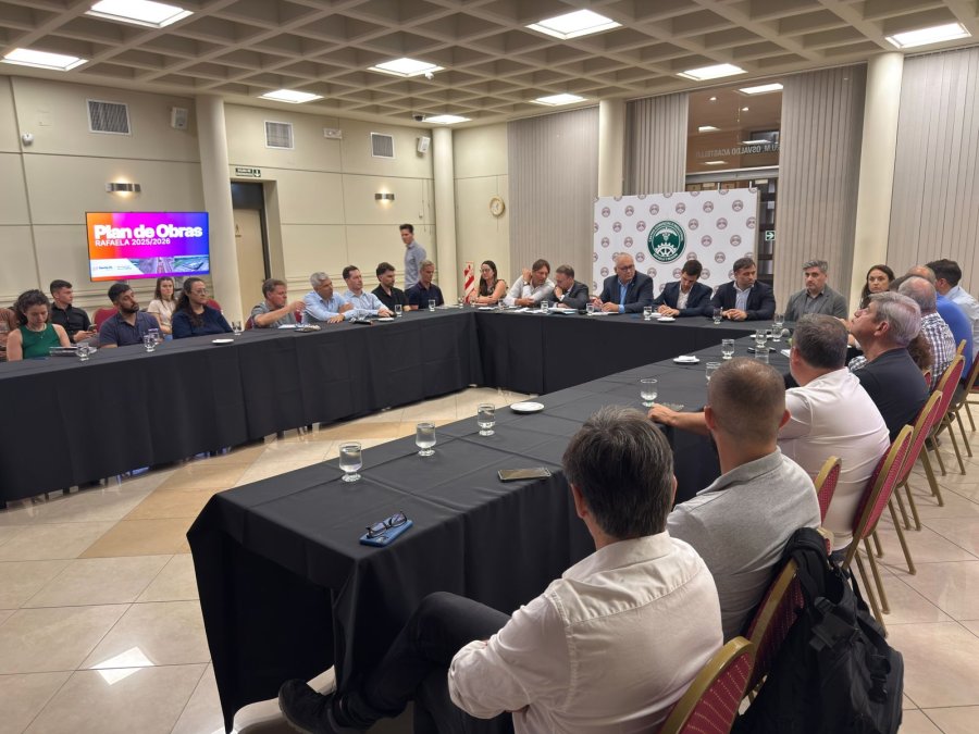 ENCUENTRO. Los funcionarios exigir&aacute;n al Gobierno Nacional la reactivaci&oacute;n de proyectos paralizados clave para la infraestructura y el desarrollo productivo de Rafaela.