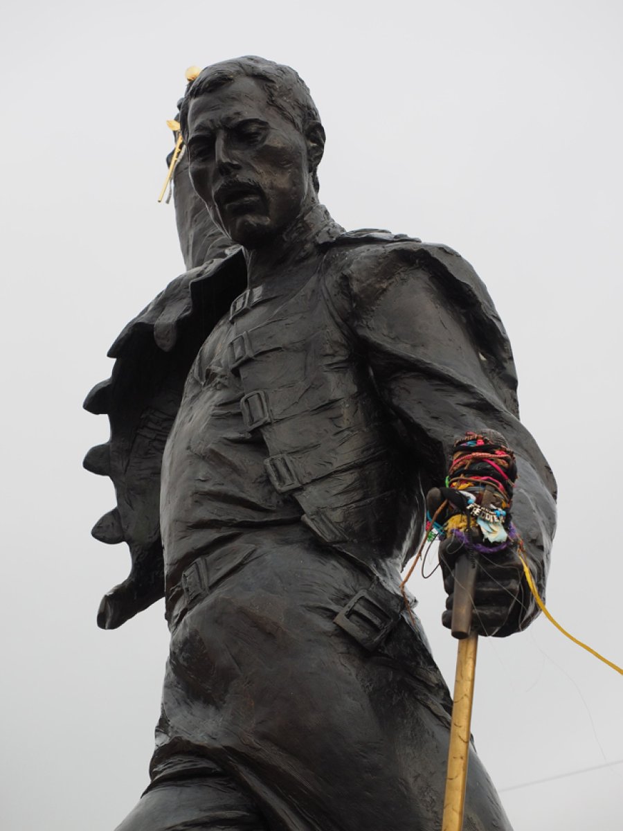 estatua de Freddie Mercury en Montreux, Suiza.