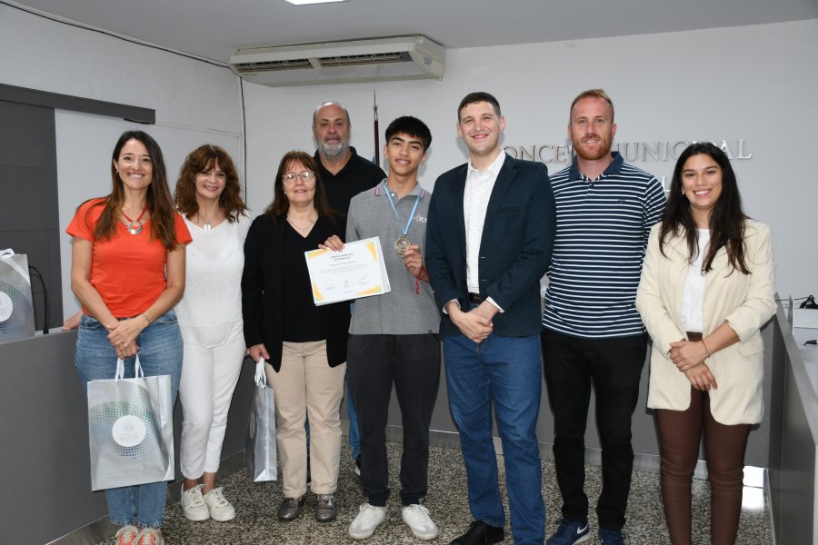 El acto se desarrolló en el Recinto de sesiones.