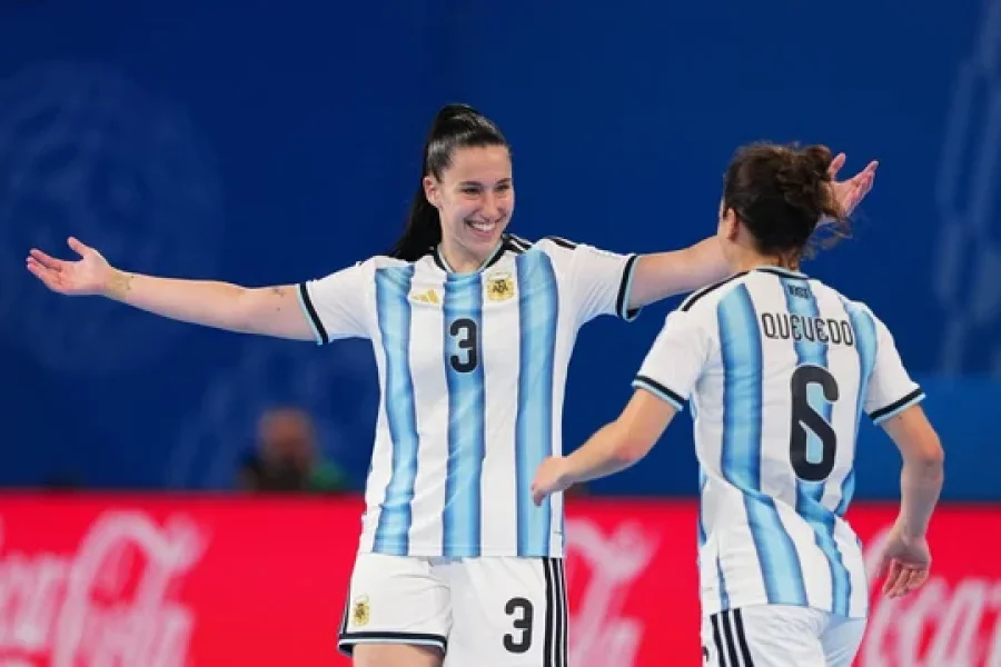 Lucia Rossi anotó dos de los cuatro goles argentinos.