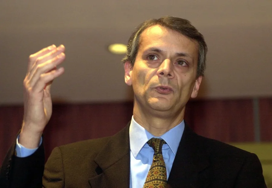 Javier Castrilli fue árbitro entre 1978 y 1998.