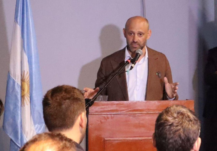 PROYECTO. Santa Fe presentó un programa de desarrollo de proveedores junto a Pan American Energy y anunció la creación de la Mesa de la Arena para potenciar la llegada a Vaca Muerta.