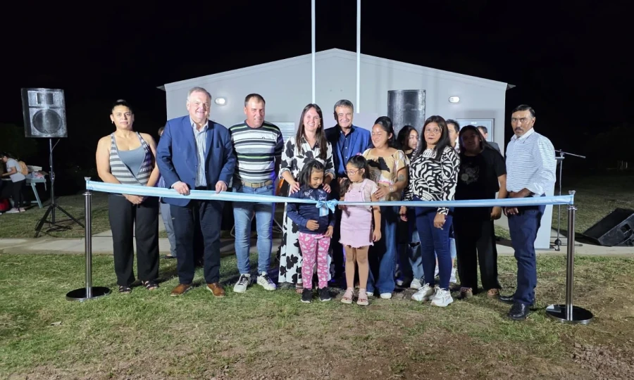 El tradicional corte de cintas.