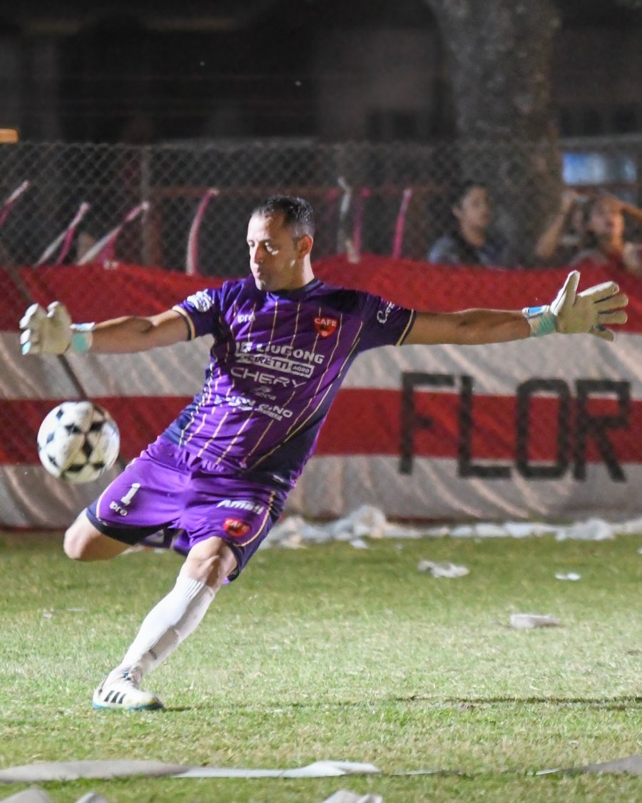ARQUERO CAMPEON. Jorge Gallizzi viene de obtener el Clausura con Ferro, que recibe a Unión.
