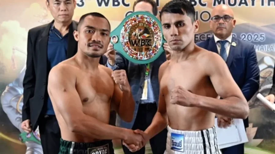 Junior Zárate, (derecha) peleará por el campeonato mundial minimosca.