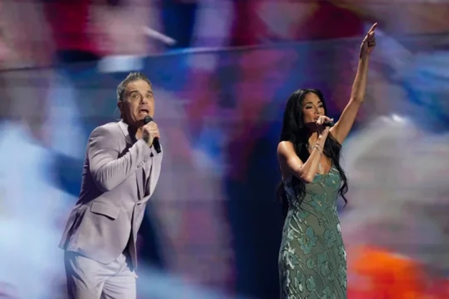 SHOW. Williams junto a Scherzinger.