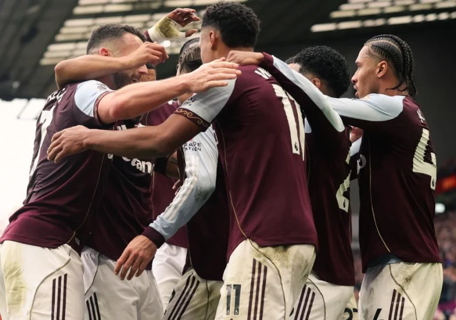 SUMA Y SUBE. El Aston Villa está tercero.