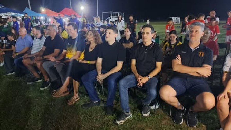 Las autoridades en el acto inaugural.