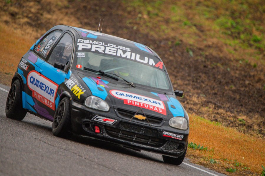 Franco Melli consiguió la pole con el Corsa en la Clase 2.