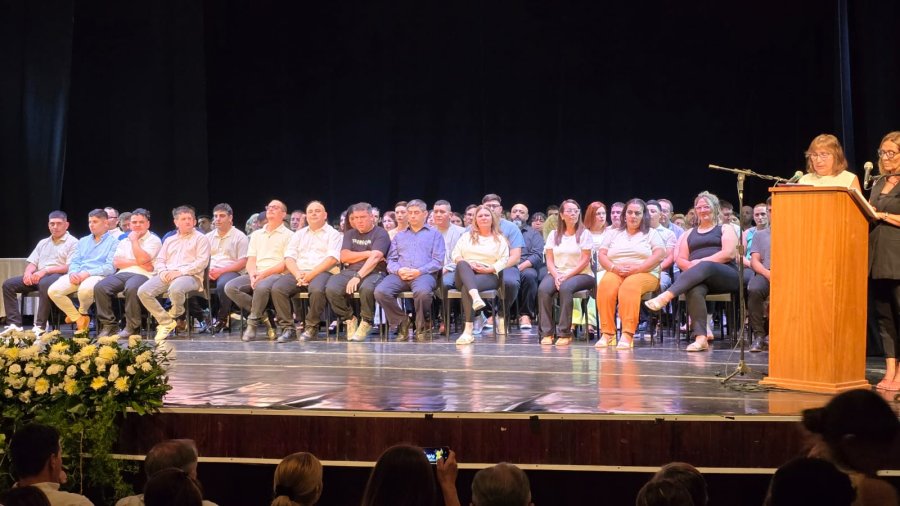 Los estudiantes que completaron sus estudios secundarios de la mano de la propuesta de la UTN FRRa. (FOTO UTN FRRA)