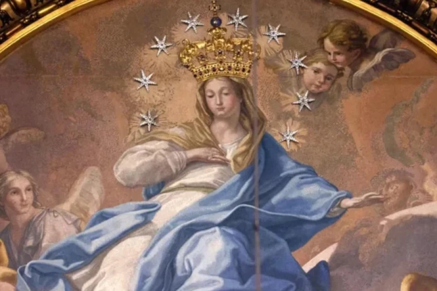 Mosaico de María, Virgen Inmaculada, en la Capilla del Coro de la Basílica de San Pedro, Roma (Italia). |