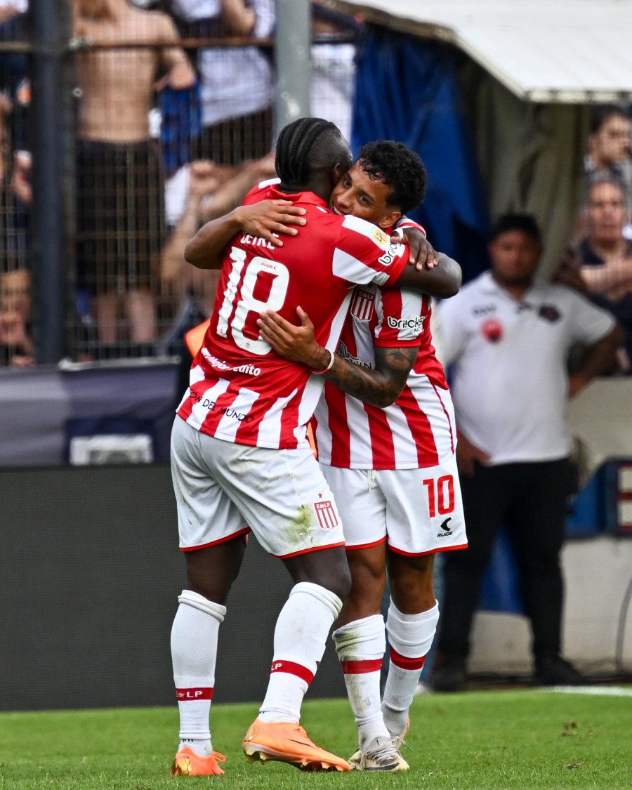 LA FORMULA. Cetré tiró el centro y Palacios definió.