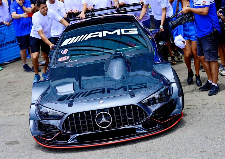 El flamante Mercedes Benz modelo CLE 53 se presentó en sociedad.