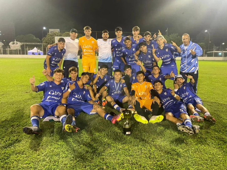 GRAN AÑO. El festejo de los chicos de la Séptima.