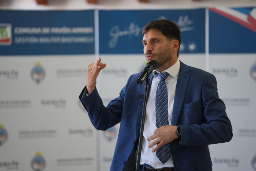 PULLARO EN REDES. El gobernador santafesino destacó la trayectoria de Spuler, Falistocco y Gutiérrez, quienes dejarán sus funciones entre septiembre y noviembre de 2026.