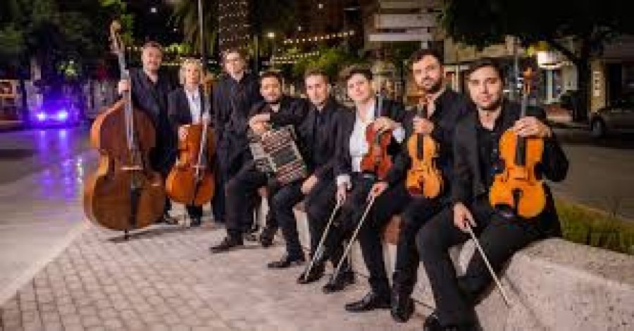 La Orquesta Municipal de Tango de Rafaela.