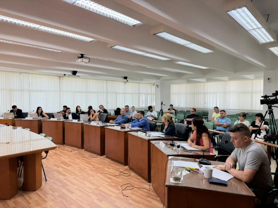 RENOVACIÓN. Los concejales en el recinto durante la sesión de este jueves, la primera con la nueva conformación tras el recambio.