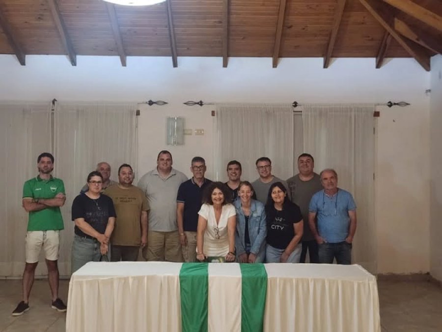 Los integrantes de la nueva conducción unionista.