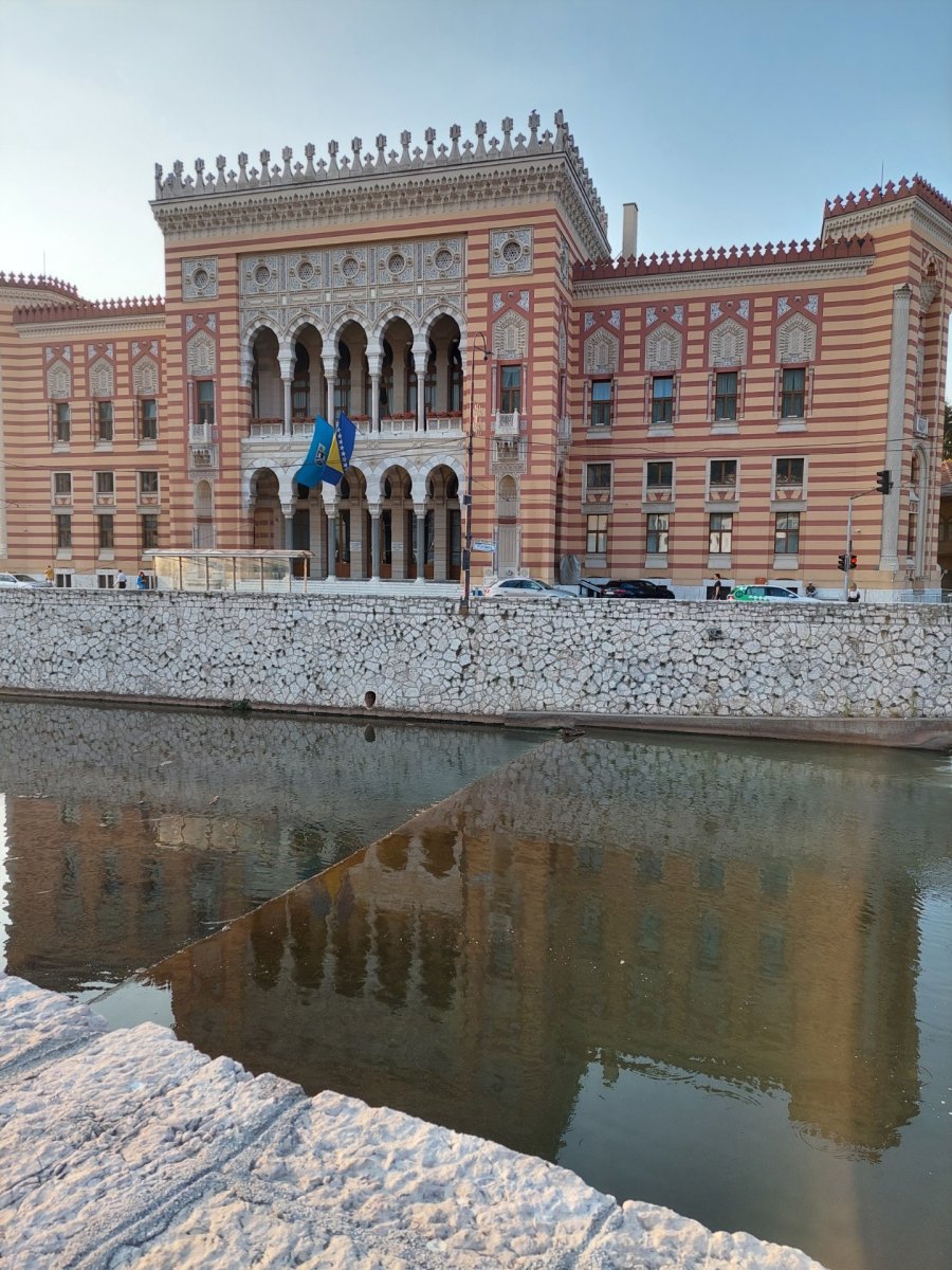 Ayuntamiento de Sarajevo en la Repùblica de Bosnia Herzegovina.