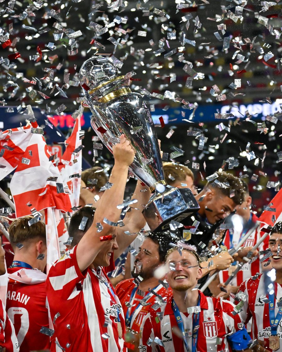 EL FESTEJO. Lo más importante para los jugadores de Estudiantes.